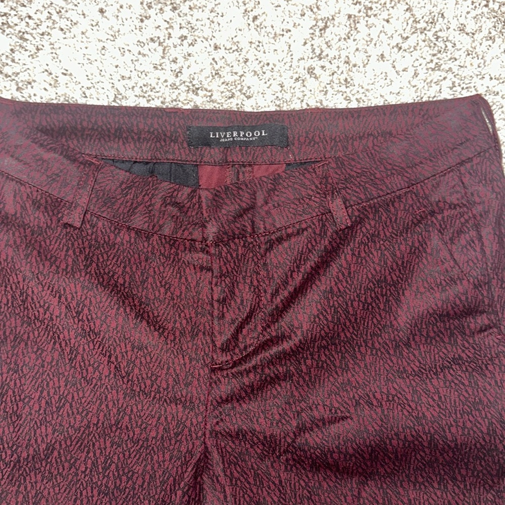 Liverpool Jeans Company burgundy black crop pants